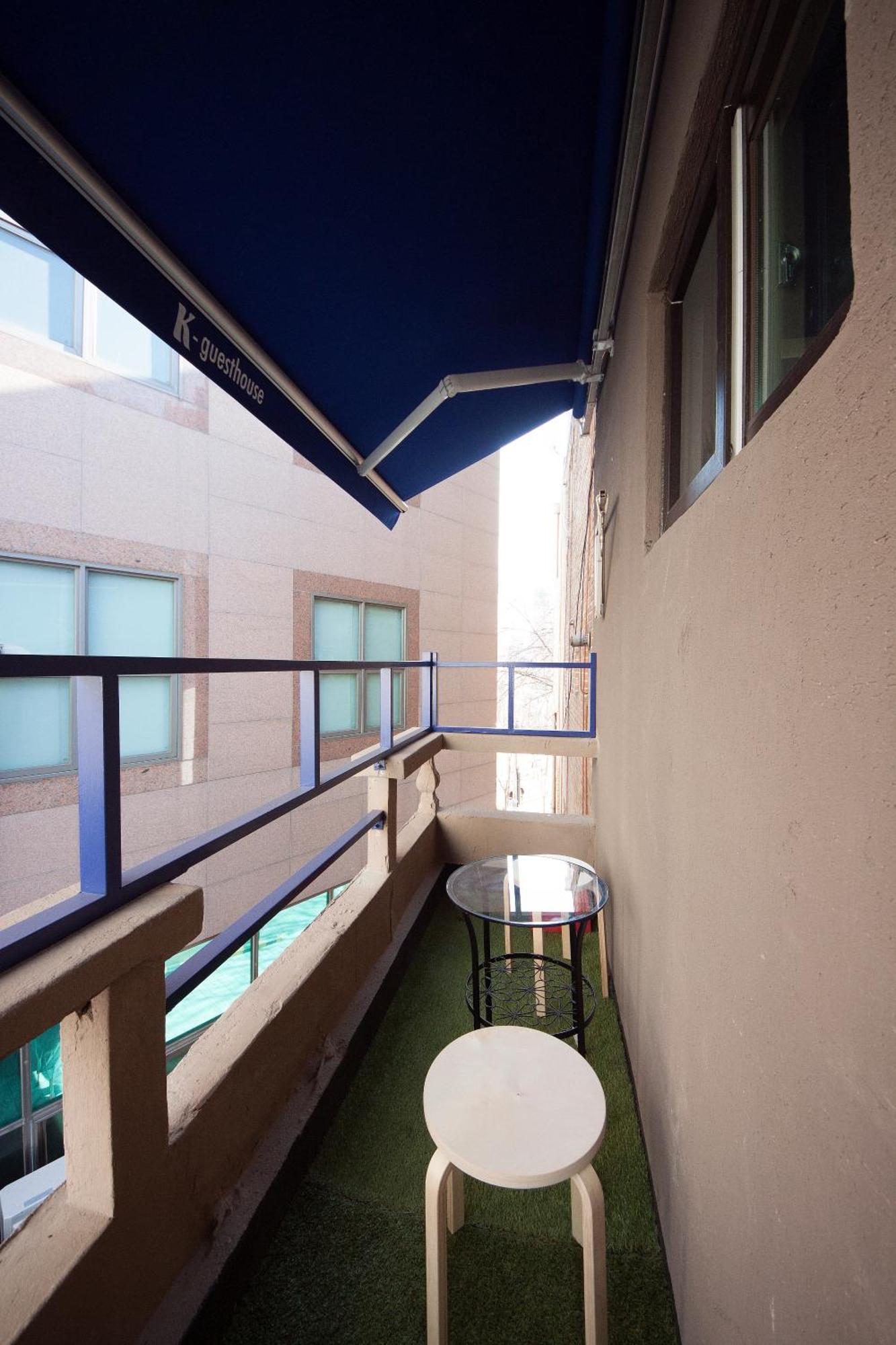 K-Guesthouse Sinchon 2 Сеул Экстерьер фото