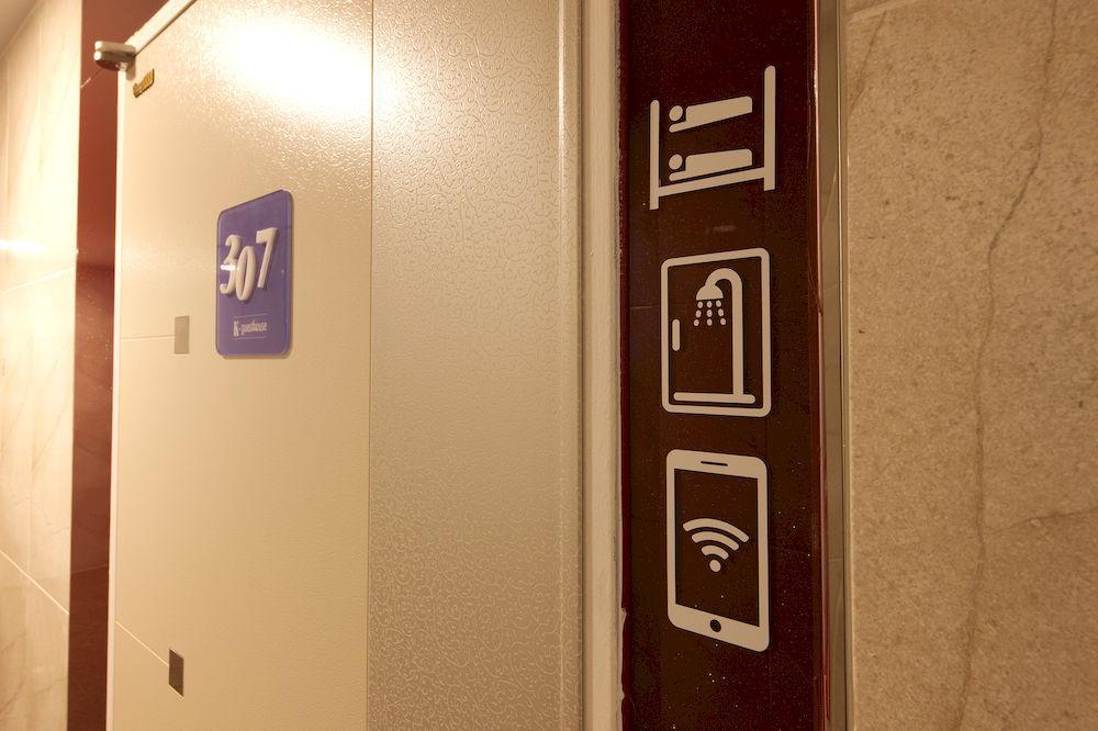K-Guesthouse Sinchon 2 Сеул Экстерьер фото