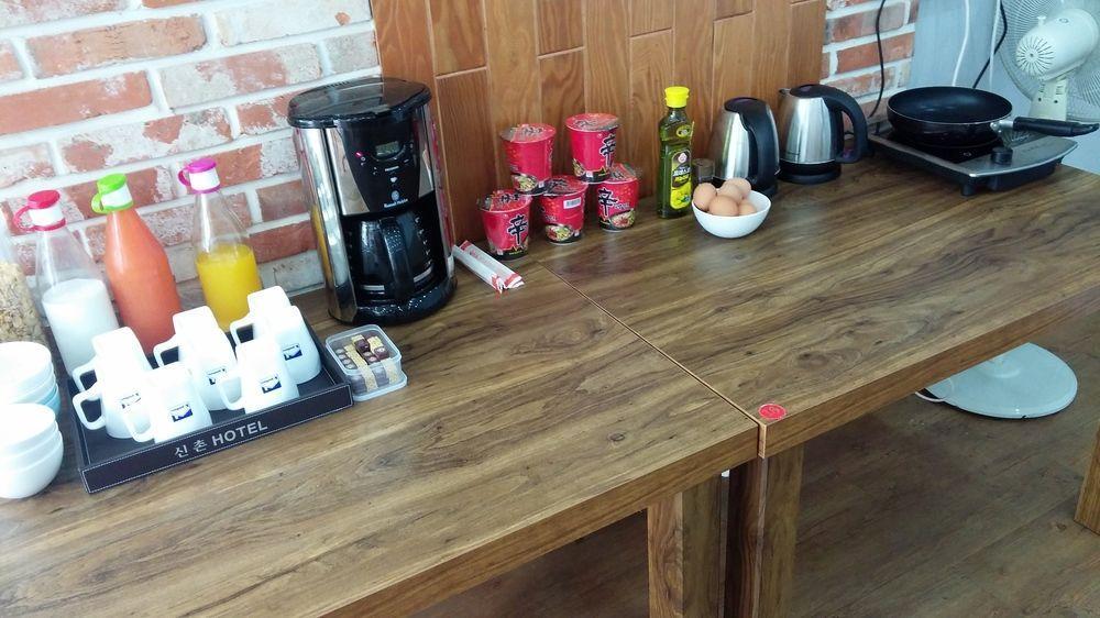 K-Guesthouse Sinchon 2 Сеул Экстерьер фото