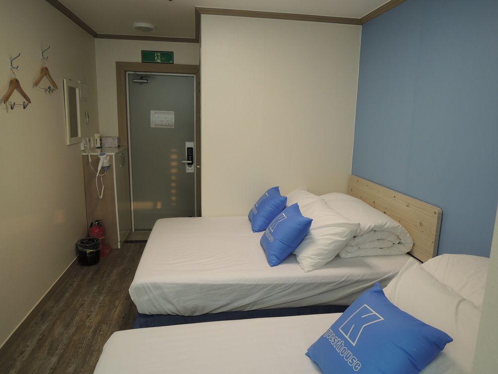 K-Guesthouse Sinchon 2 Сеул Экстерьер фото